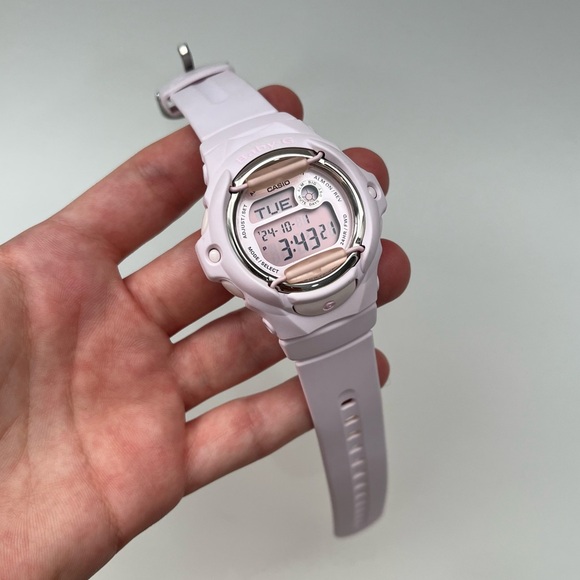 SOLD ON DEPOP - Baby-G G-Shock Watch - Light Pink, Water Resistant - Picture 8 of 8